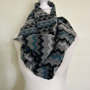 NWT Rapti Fashion Cashmere Infinity Scarf Womens OS Black Grey Blue Chevron Knit